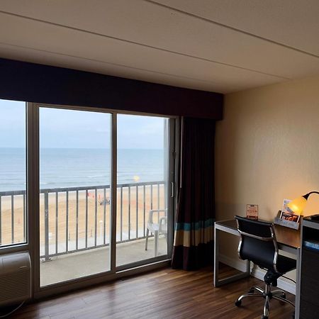 Travelodge By Wyndham Suites Virginia Beach Oceanfront Exterior photo
