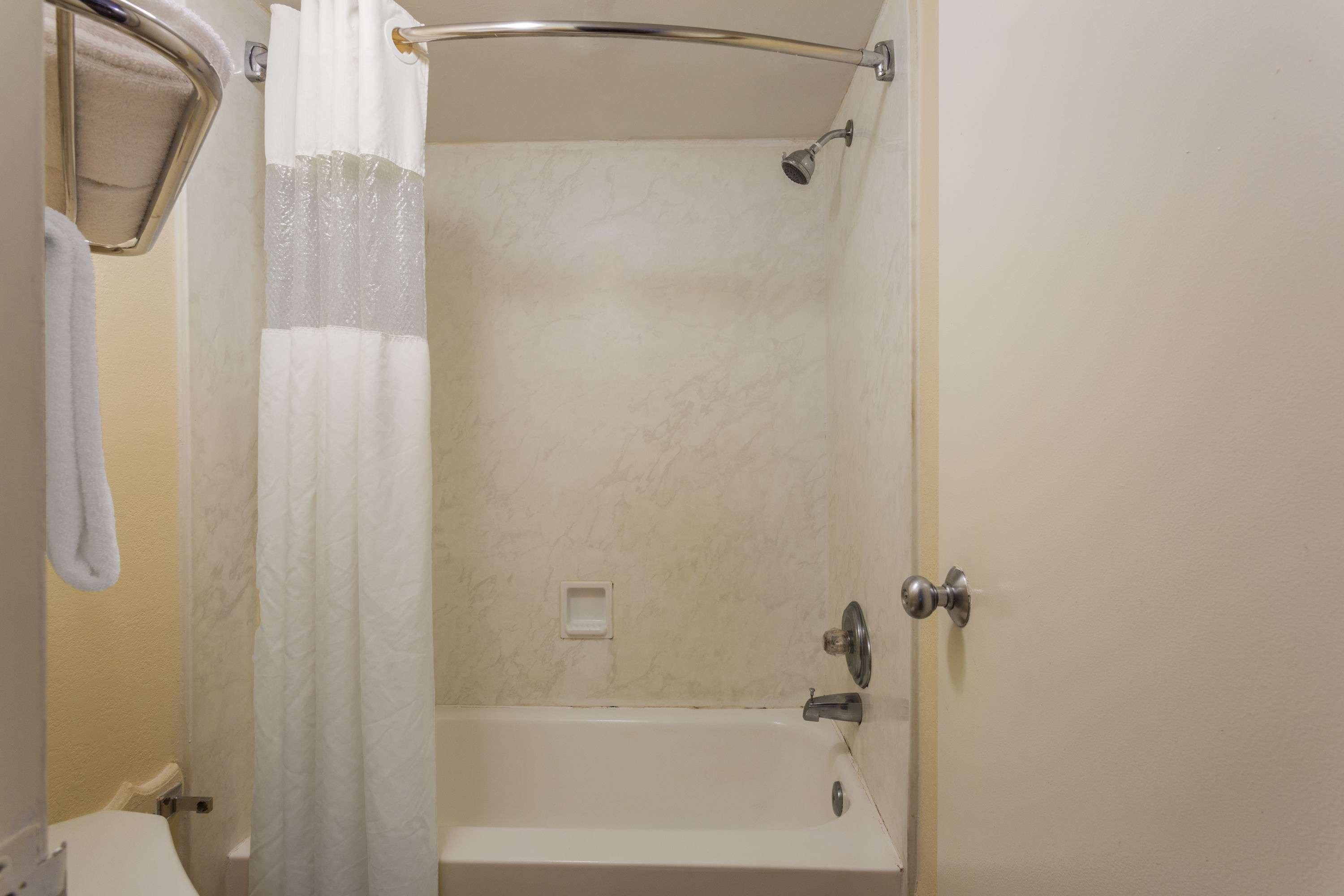 Travelodge By Wyndham Suites Virginia Beach Oceanfront Exterior photo