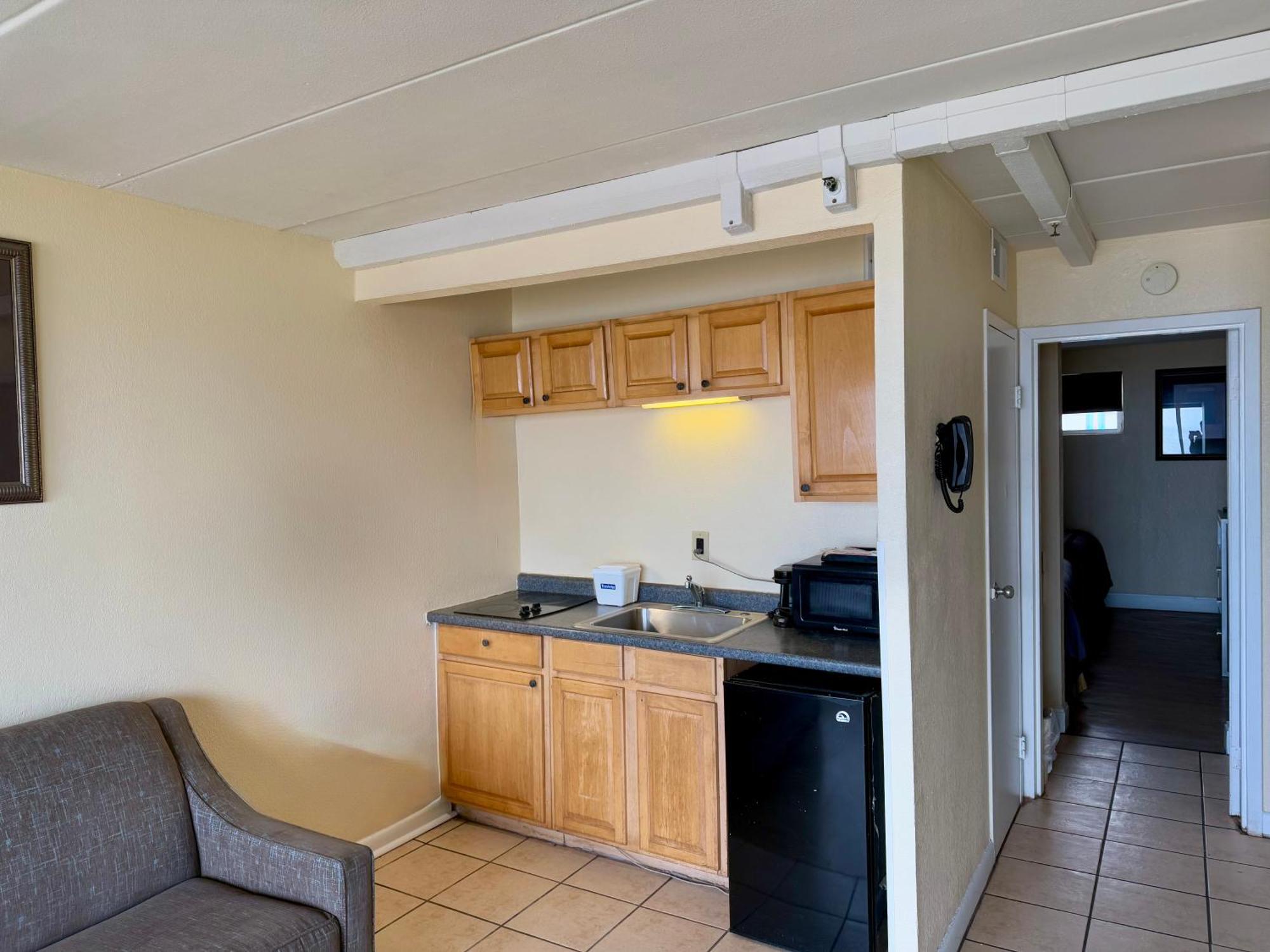 Travelodge By Wyndham Suites Virginia Beach Oceanfront Exterior photo
