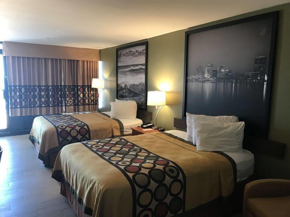 Travelodge By Wyndham Suites Virginia Beach Oceanfront Exterior photo